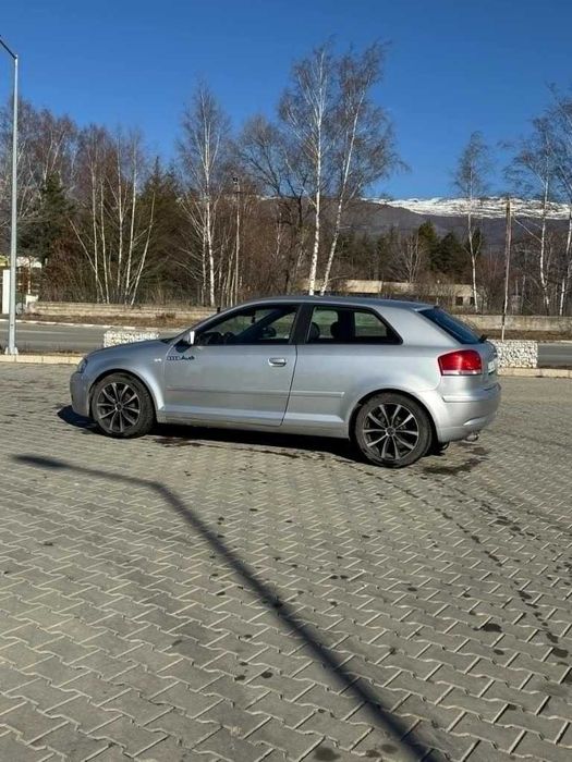 Лек автомобил Audi A3