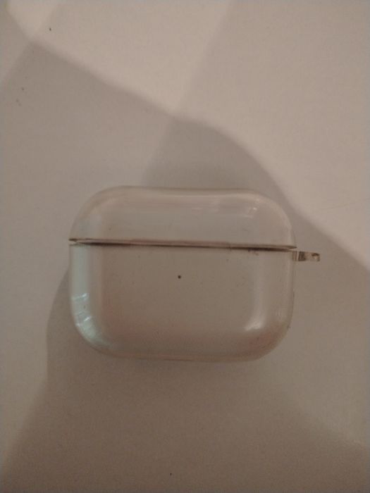Airpods pro продаётся 20 к можно  торг