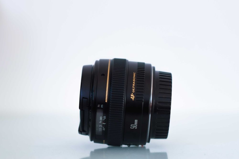 Canon 50mm f 1.4 impecabil si foarte sharp