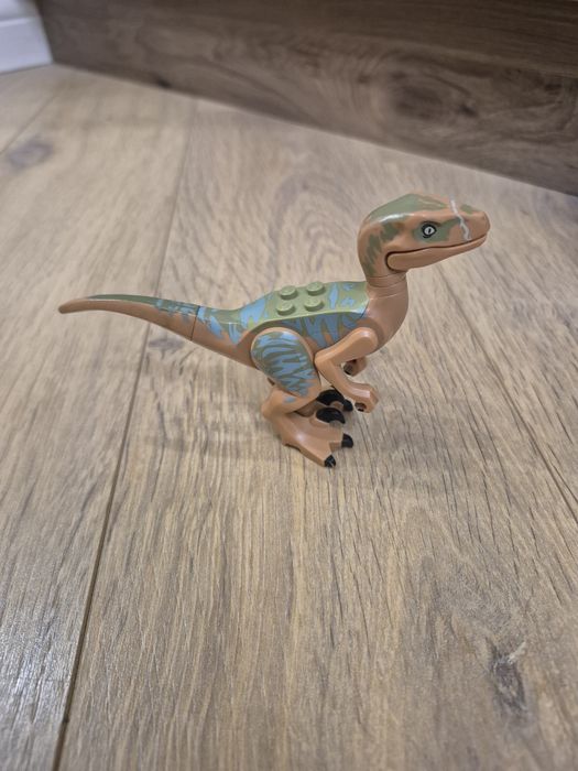 Продаю Лего Jurassic World