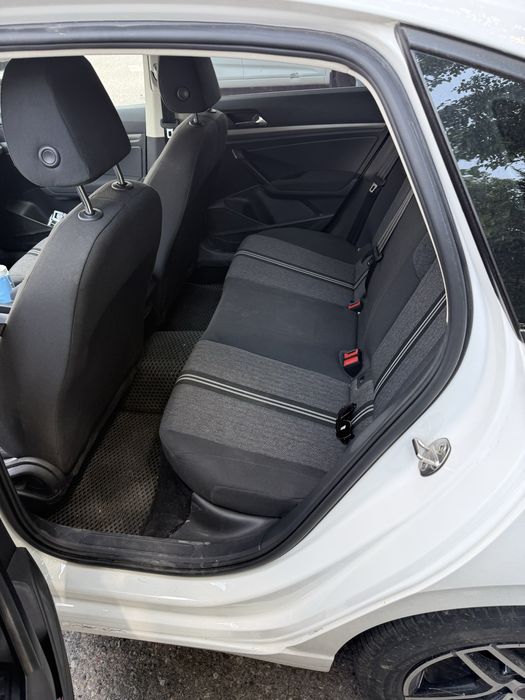 Volkswagen E-Lavida 2021