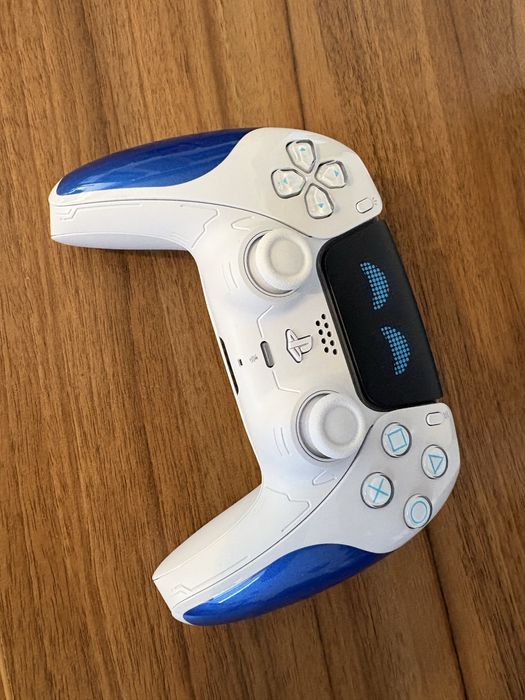 PS5 digital, slim.+ 2 controllere (DualSense+Astro Bot Limited Edition)