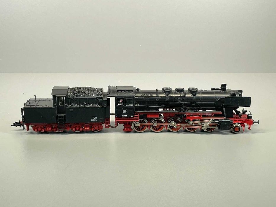Locomotiva FLEISCHMANN analog BR 50  scara HO 1/ 87