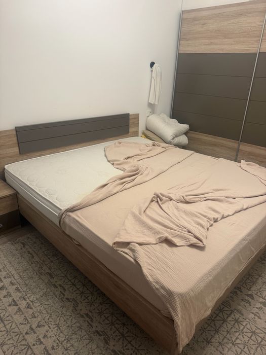 Pat 180x200 cu saltea