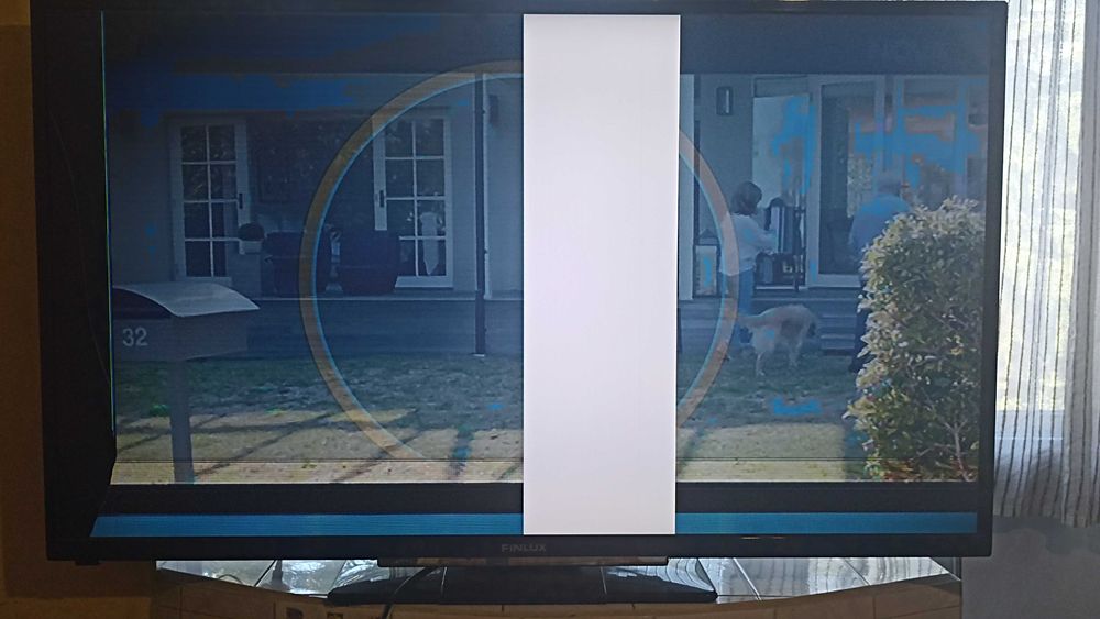 Продавам 50" телевизор Finlux 50FLHYR274SC с дефектен екран