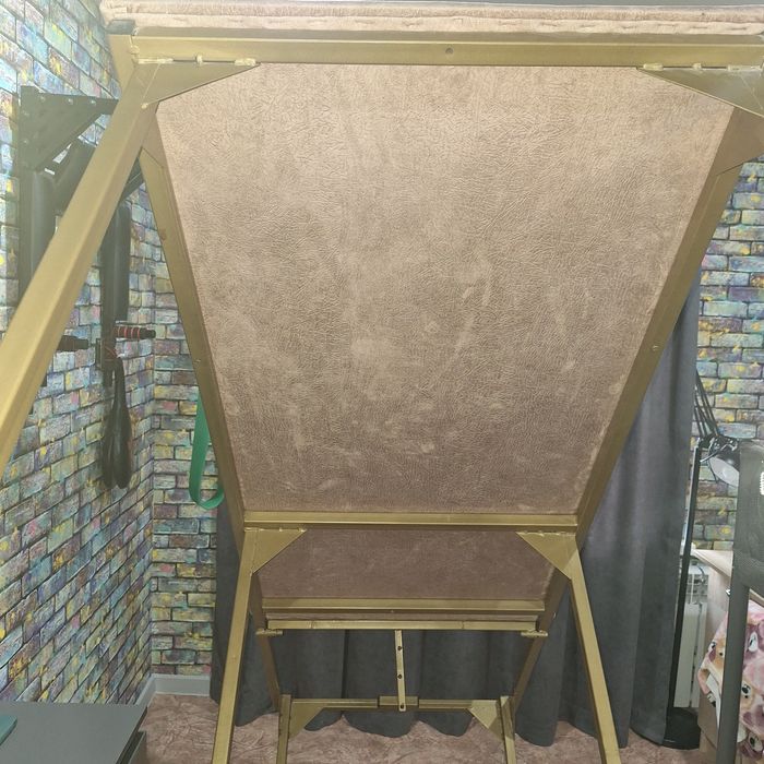 Продам железную  кушетку