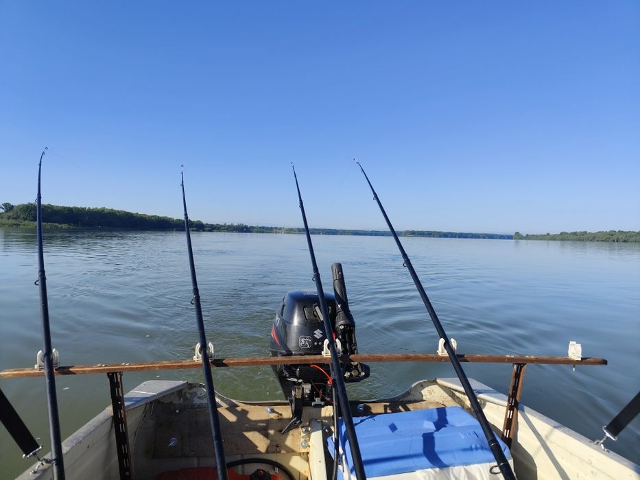 Canadian 4.30m Suzuki 9.9CP