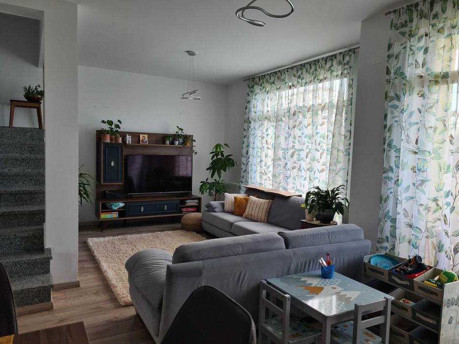 Duplex de inchiriat in Borhanci strada Regina Maria