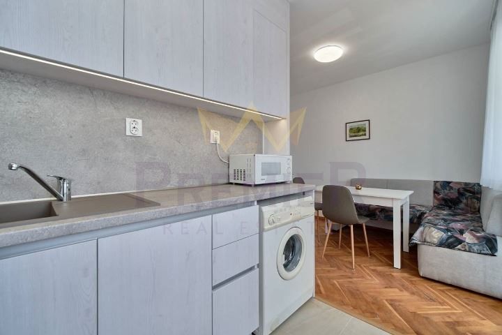 Дава се под наем Тристаен апартамент в Варна, Владислав Варненчик - 71 кв.м за 550 € - Снимка #1