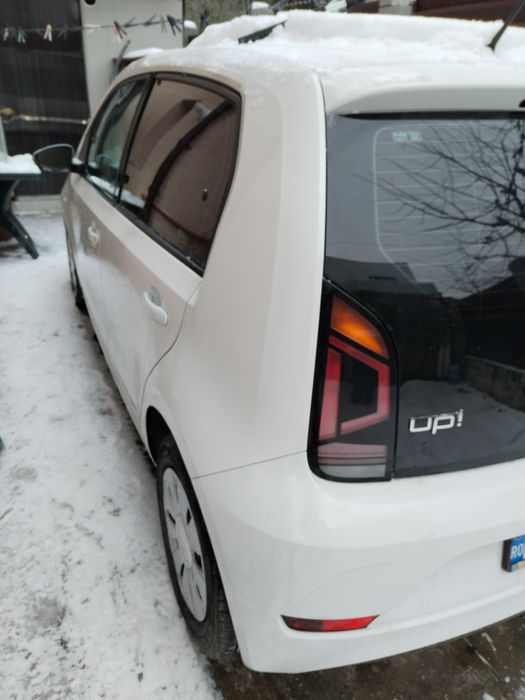 Vând Volkswagen Up