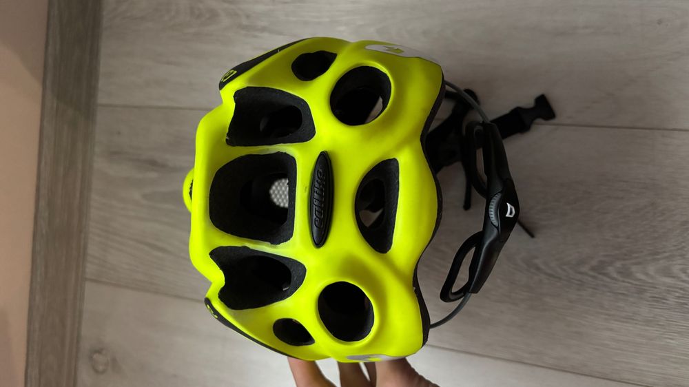 Каска за колело (шосейна)