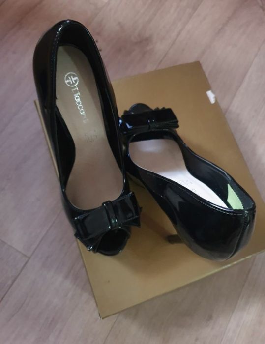 Продам  туфли  женские.