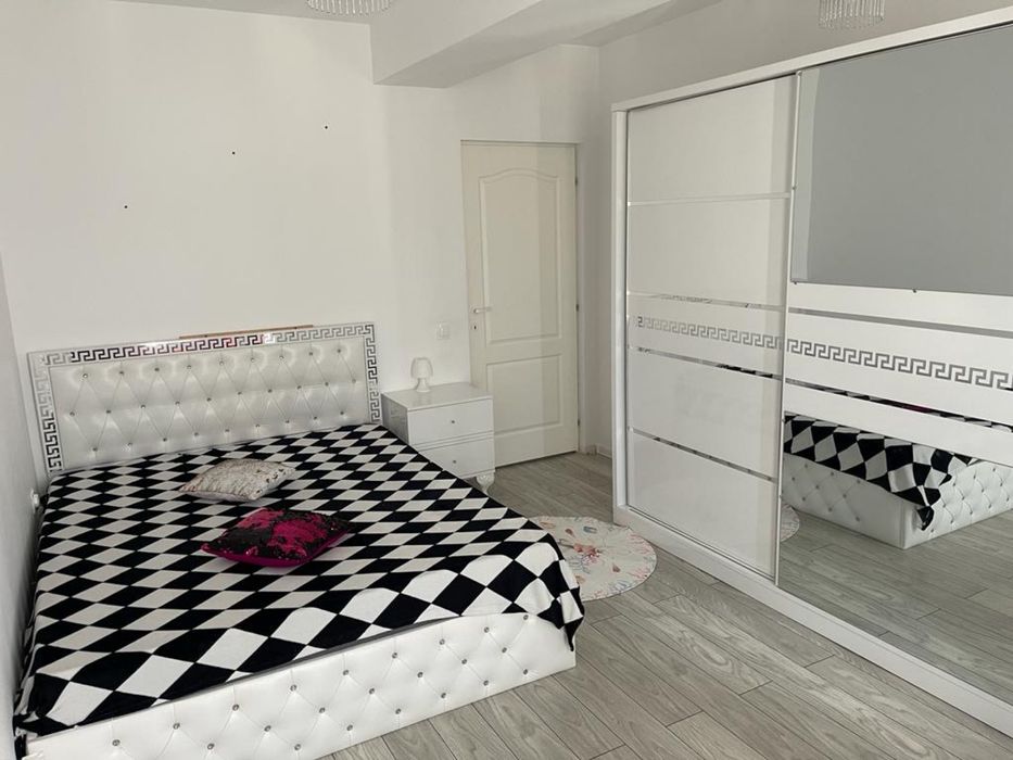 Vand apartament 2 camere zona Vitan