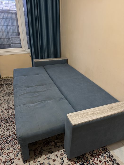 Диван. В хорошем состоянии. Срочно продам