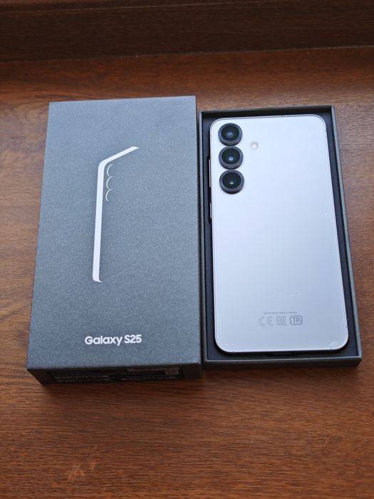 Samsung S25 256Gb идеальный