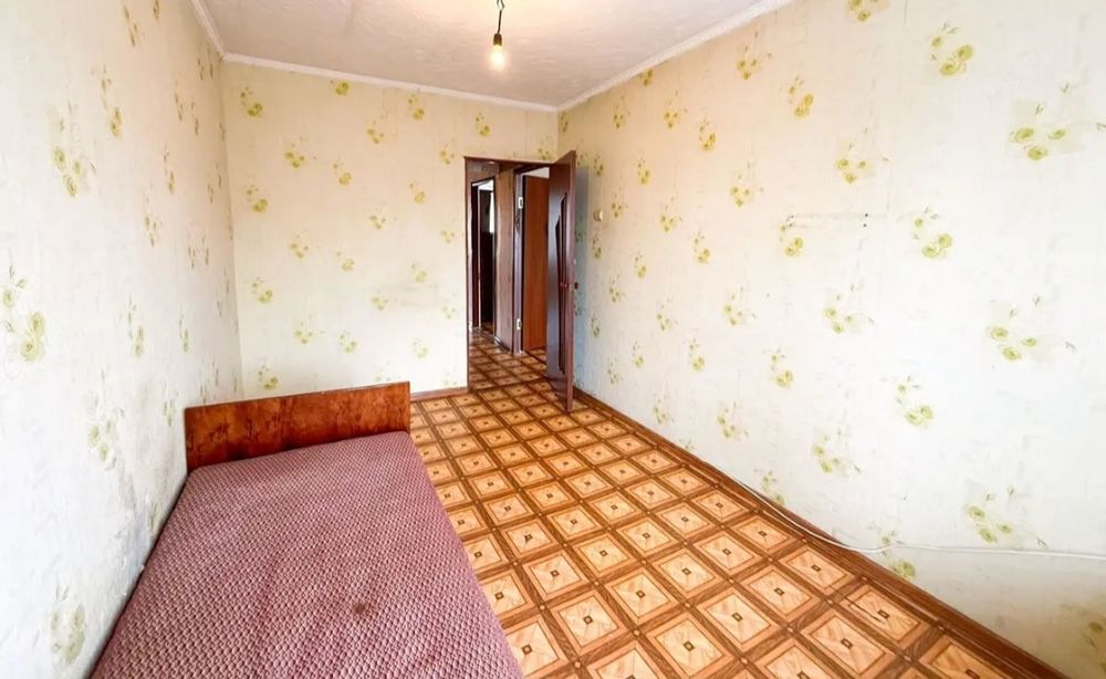 продам 3-х ком. 4мкр. 4-этаж