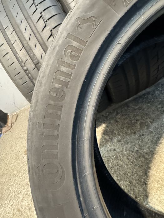Гуми 235/45/17 CONTINENTAL Premium Contact