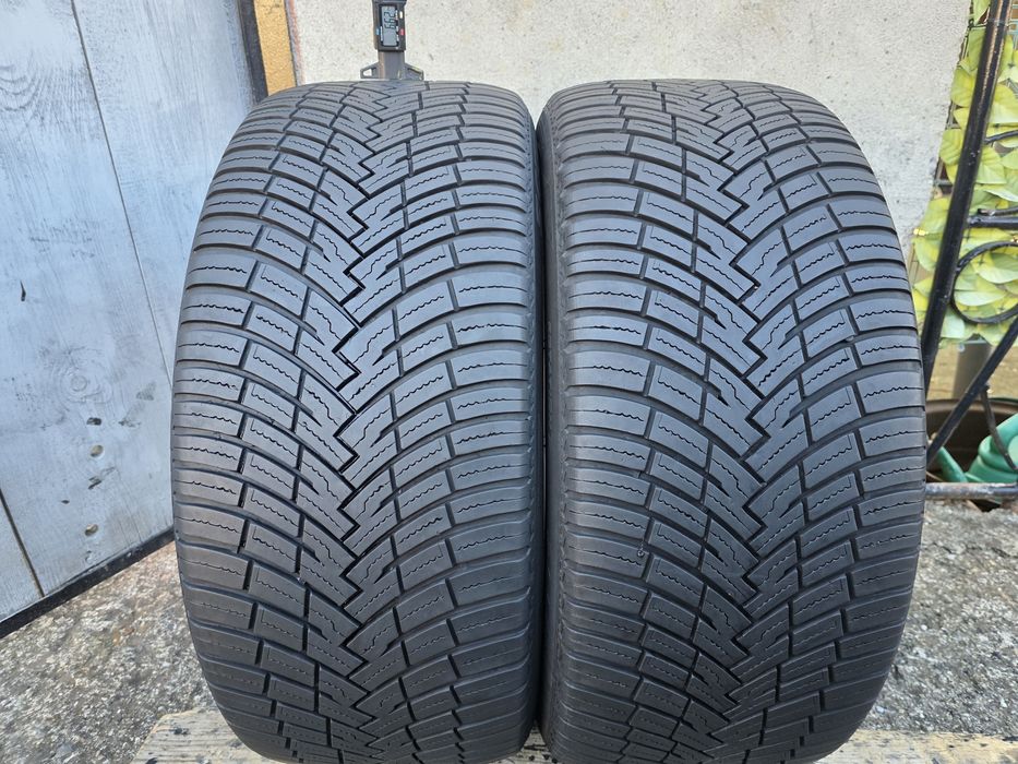 Vând două anvelope de iarna pirelli scorpion 255 40 20 dot 4922