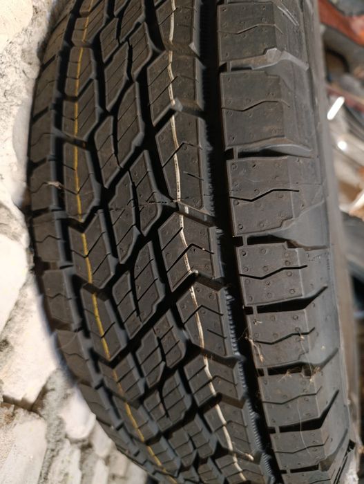 Комплект резины 225/75/16 Continental