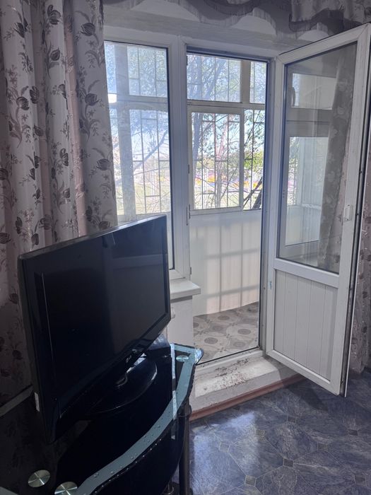 Продам 1 км кв. На 2 этаже