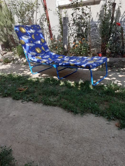 Sezlong albastru