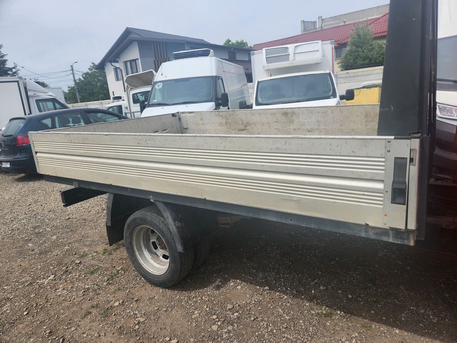 Bena 3.20m cu 2.10m Renault master