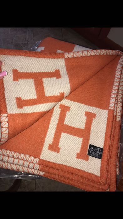 Hermes оранжево одеяло и възглавница