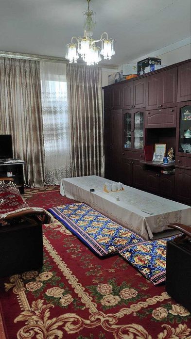 Урганч шахар марказида. 3-хонали квартира сотилади