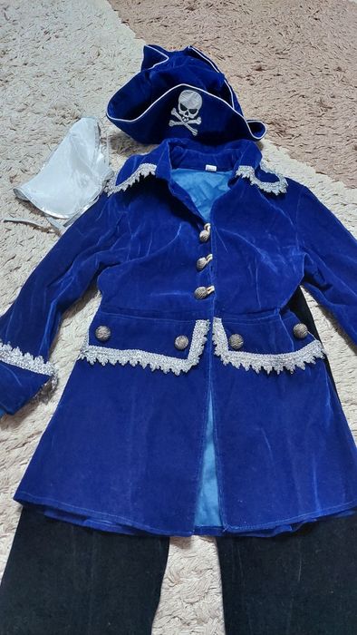 Продам костюм пирата
