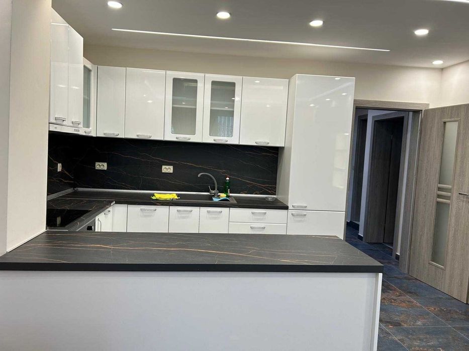 Дава се под наем Двустаен апартамент в София, Център - 80 кв.м за 750 € - Снимка #6