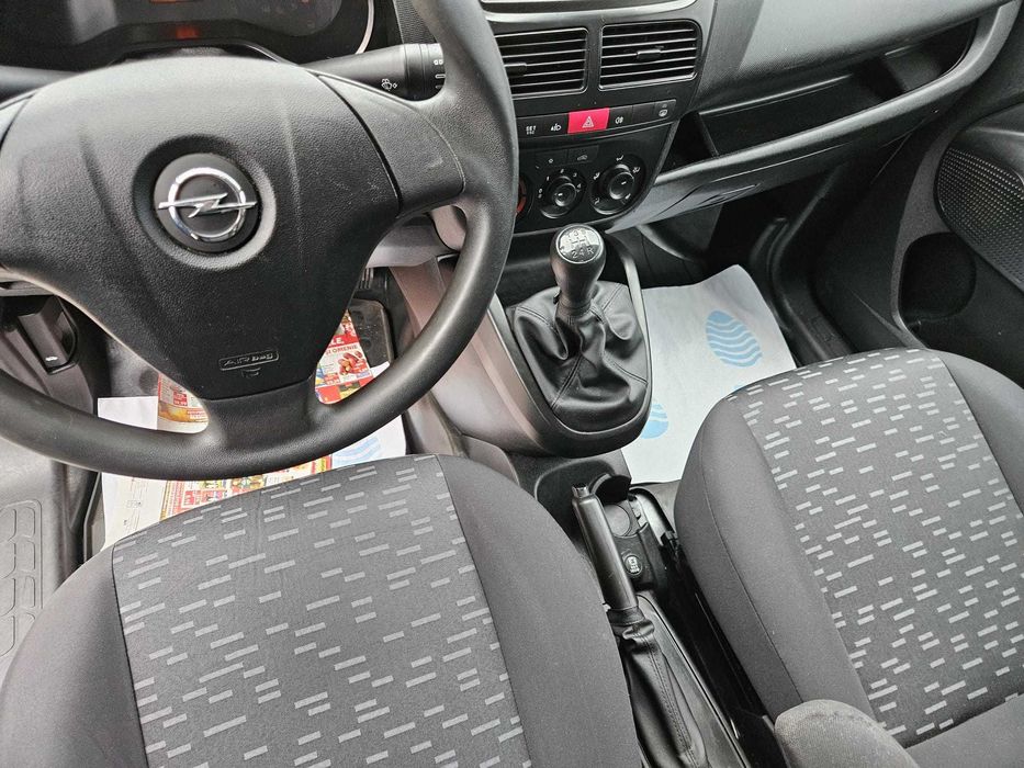 Opel Combo an 2013 1.3CDTI  188.000 KM 100% REALI Climă Geamuri electrice Oglinzi electrice Unic Proprietar Germania stare foarte bună