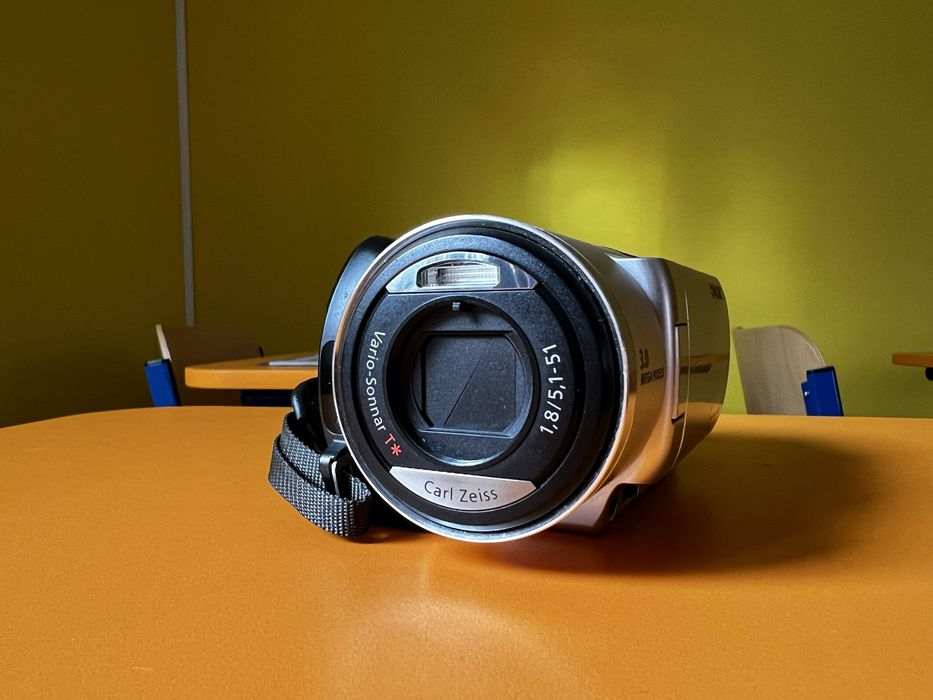 Уеб камера Logitech C920 Pro и Видеокамера Sony DCR-SR90E