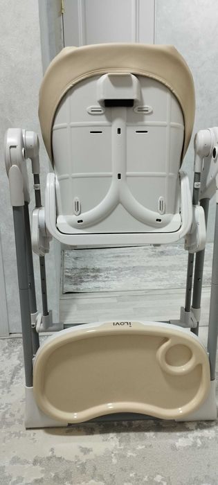 Продается стульчик для кормления два в одном.