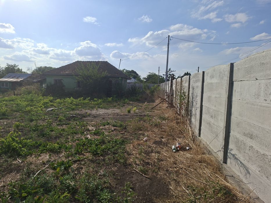 Casa de Vânzare +Curte 2000 MP