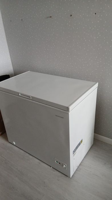 Продам морозильник