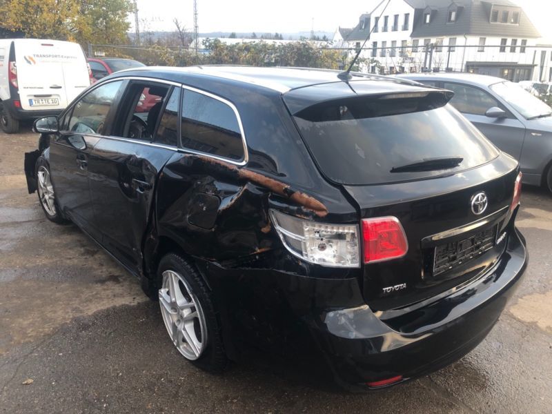 тойота авенсис 2006 2.2 д кат 177 коня на части 2010