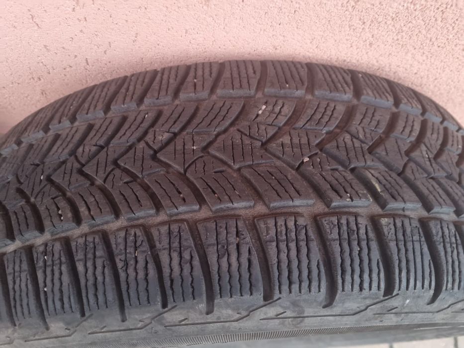 Anvelope iarnă 215x60 R17