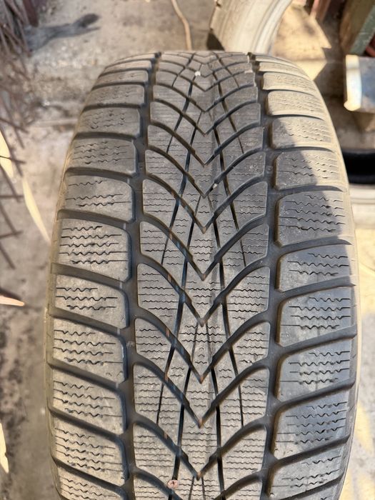 Vand anvelope vara  Bridgestone 225.50.17 + iarna Dunlop 225.55.17