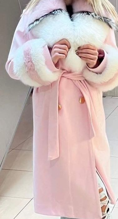 Елегантно розова палто