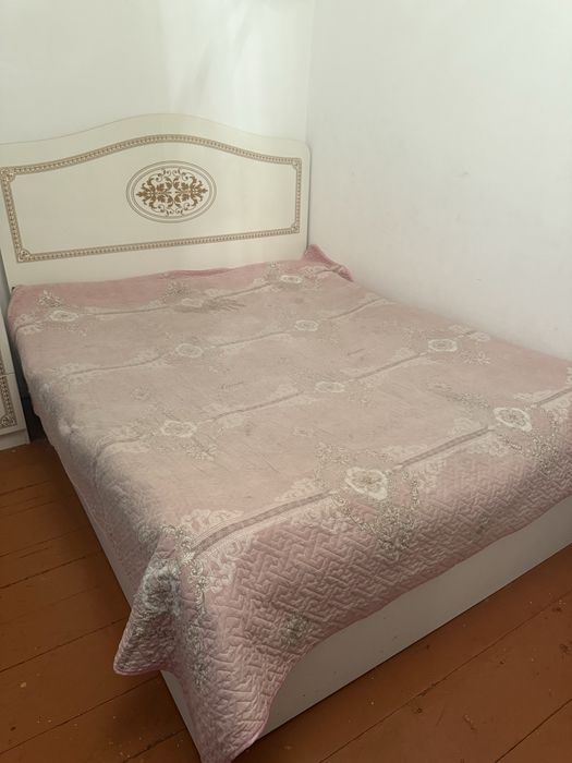 Продам спальный комплект