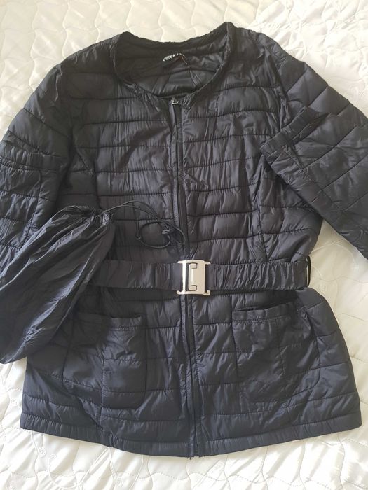 Олекотено черно яке с колан