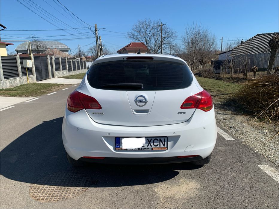Opel Astra J 1.7 CDTI 125CP – Încălzire scaune/volan, Navi, Euro 5