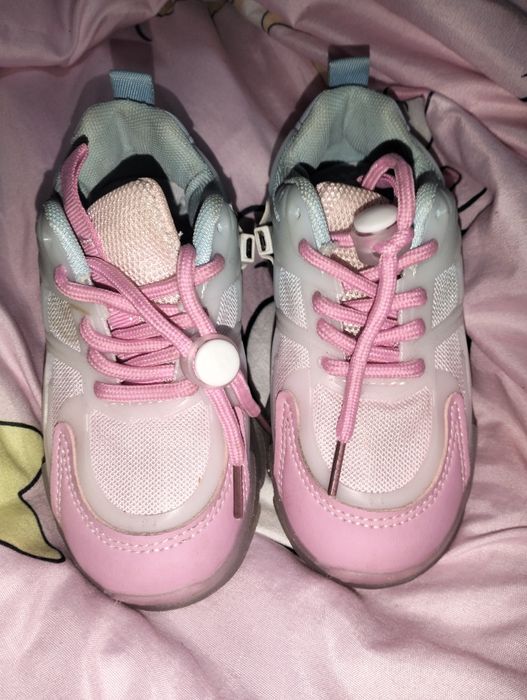 Adidași led cu încărcate usb