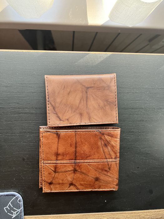 Кафяв кожен портфейл с картодържач