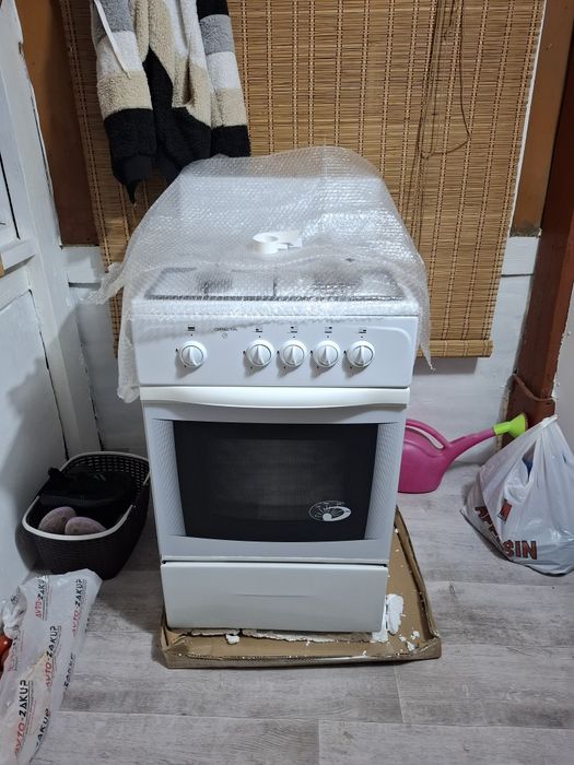 Продам газ плиту
