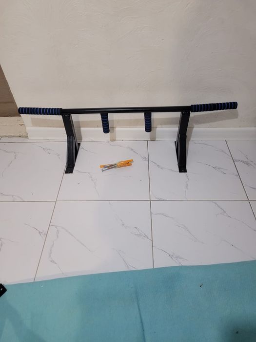 Турник настенный