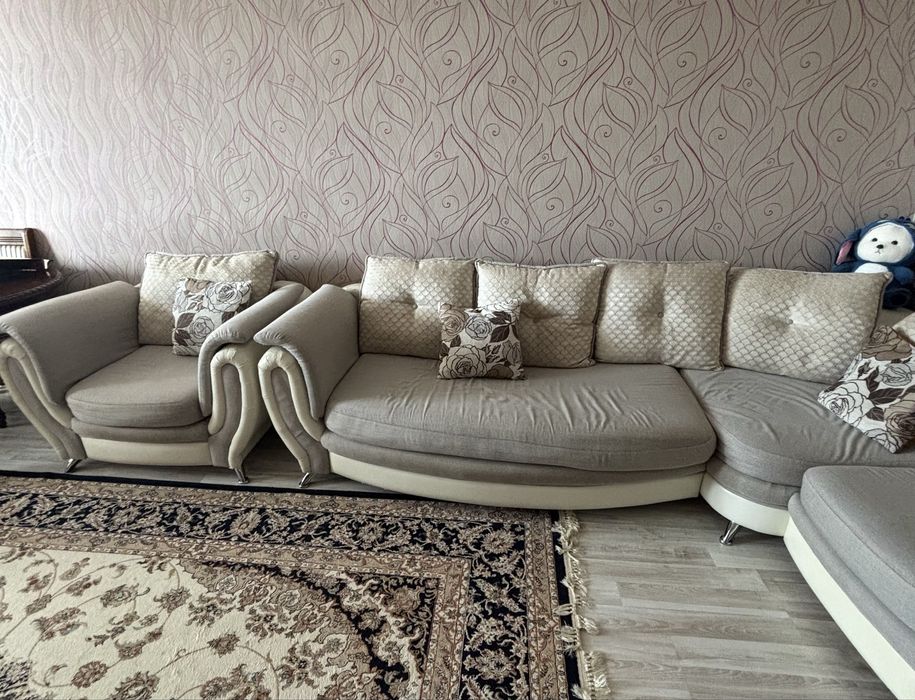 Продам диван угловой с креслом