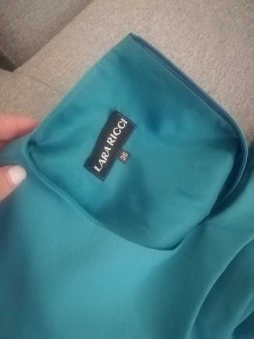 Елегантни роклии