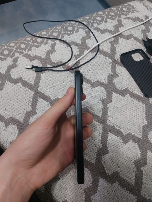 Продам 15 айфон 128 ГБ