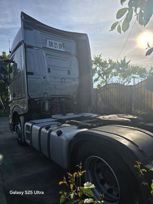 Vând cap tractor
